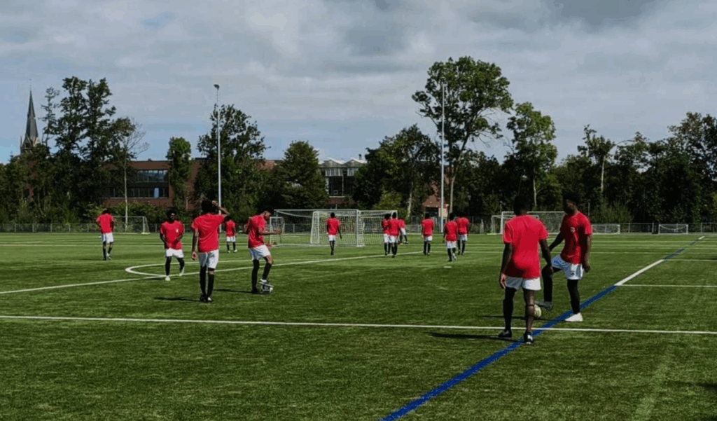 voetbal toernooi COA stichting Even Anders